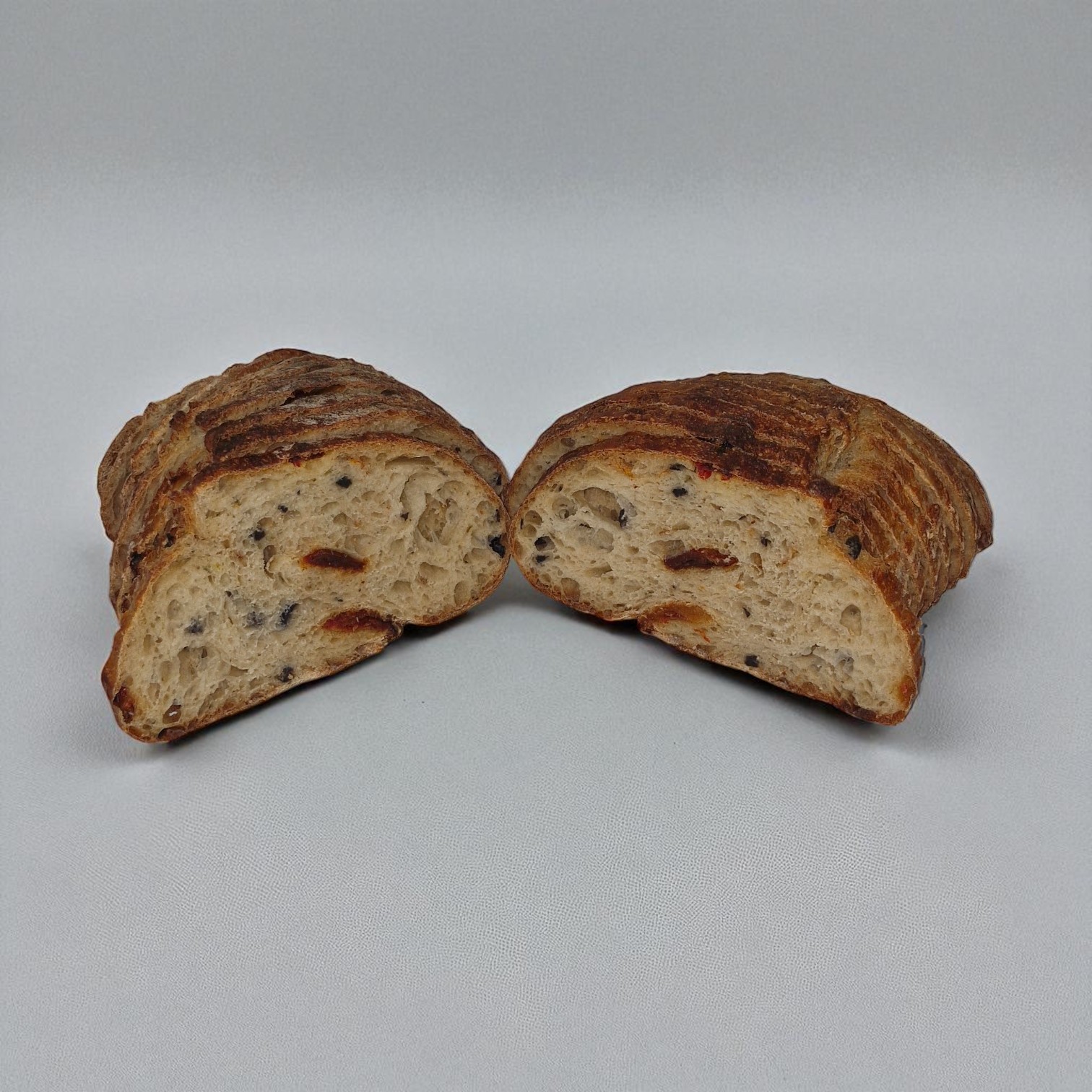 %100 Ekşi Mayalı Domatesli ve Zeytinli Ekmek 900 gr